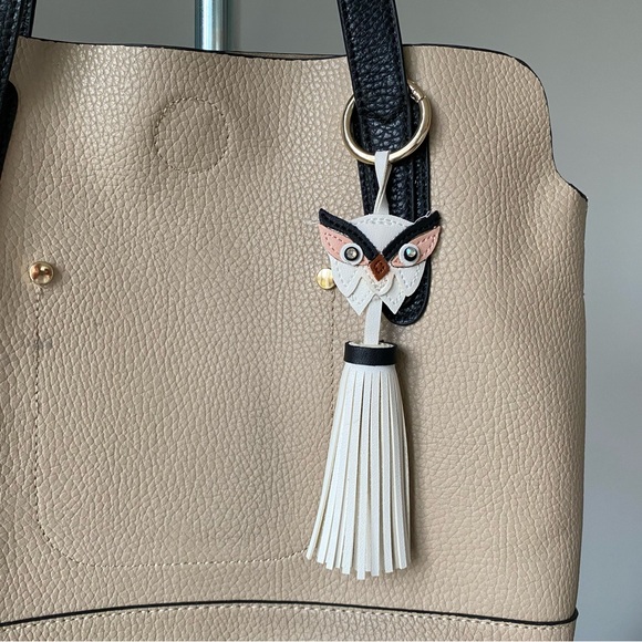 Cute Neutral Tote - Picture 2 of 16